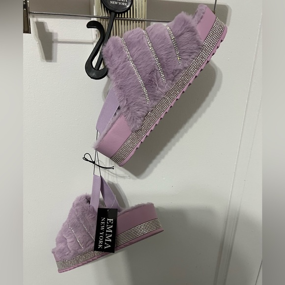 Shoes - NEW SANDALS  EMMA NEW YORK size 7